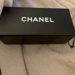 Chanel sunglasses box No Sunglasses